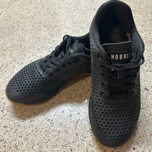 NOBULL Black Unisex Athletic Footwear
Size 4 for boys and 5 1/2 for girls